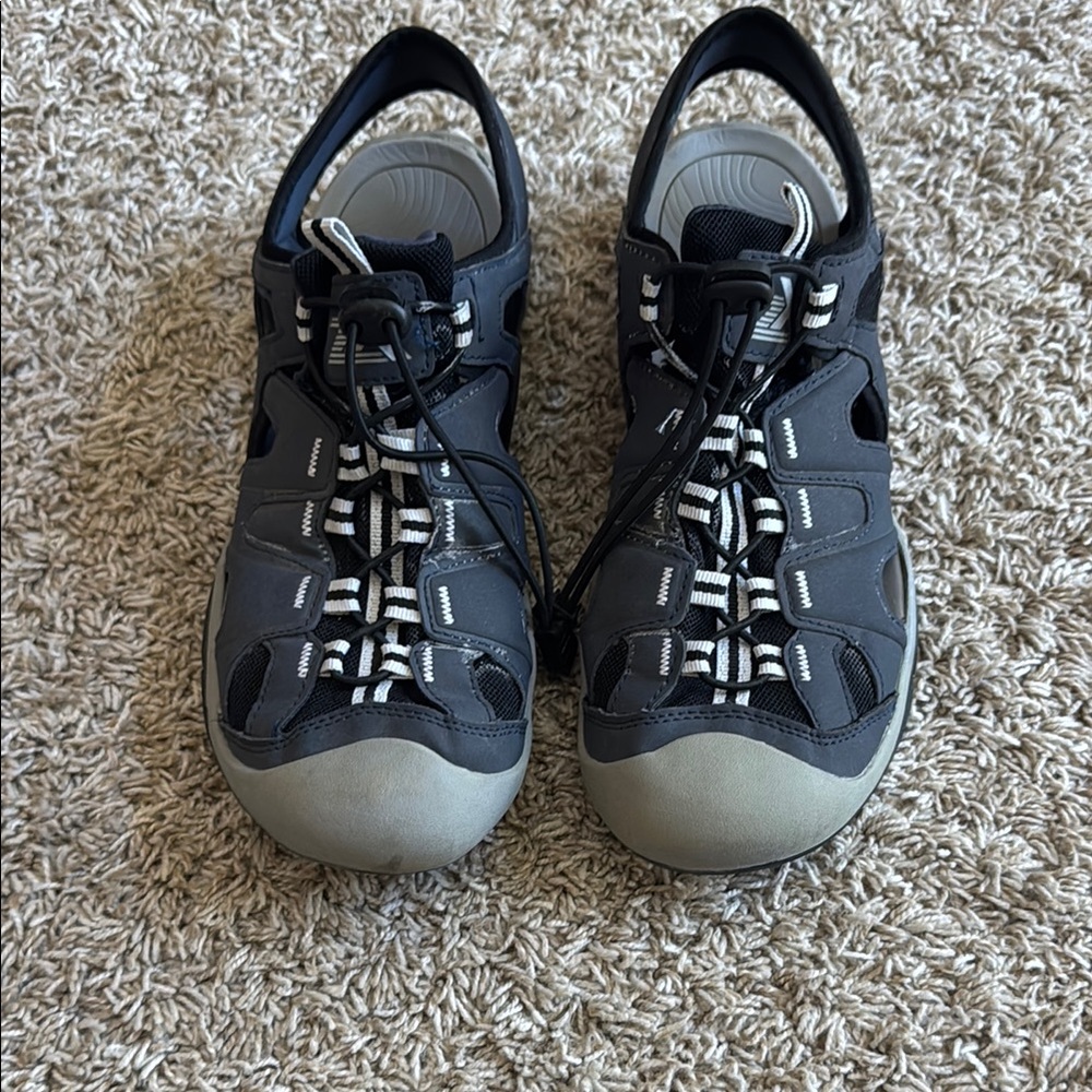 ZeroXposur Charcoal and Light Gray Sandals